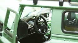 Land Rover Defender зеленый/белый, Welly 1:24