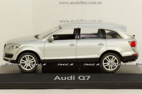 Audi Q7 silver