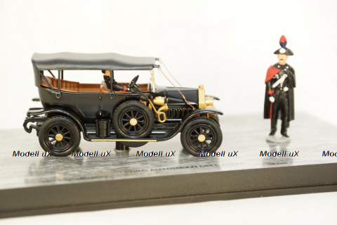 Fiat zero 200th Anniversario Carabinieri с фигурками