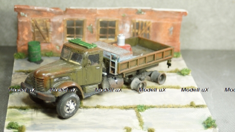 Яаз 210 с грузом заброшен, Modellux 1:43