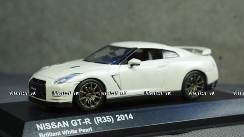Nissan GT-R (R35) 2014 белый, Kyosho 1:43
