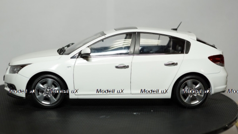 Chevrolet Cruze 1:18, Paudi 1:18