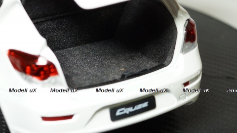 Chevrolet Cruze 1:18, Paudi 1:18