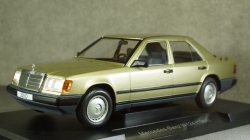 Mercedes 200D W124 1984 metallic-light green, 18205, MCG 1:18