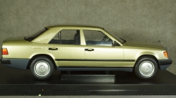 Mercedes 200D W124 1984 metallic-light green, 18205, MCG 1:18