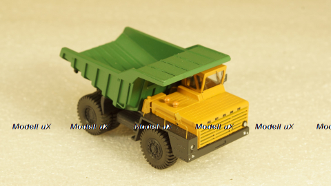БЕЛАЗ 540А карьерный самосвал желтый/зеленый, Бригадир 1:87