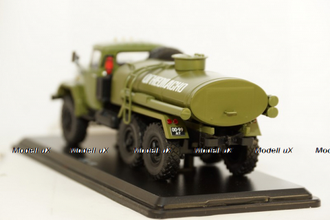 ЗИЛ 131 бензовоз, TruckTyr 1:43