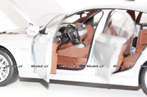 BMW 550i F10 sedan 2010 1:18