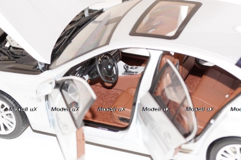 BMW 550i F10 sedan 2010 1:18