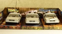 DeLorean Back to the Future I, II, III (набор из 3 машин), 22400, Welly 1:24