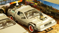 DeLorean Back to the Future I, II, III (набор из 3 машин), 22400, Welly 1:24