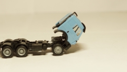 Мercedes тягач голубой, КУМ 058 1:87