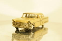 Газ 13 Чайка, бежевый