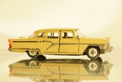 Газ 13 Чайка, бежевый