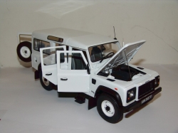 Land Rover Defender 110 Station Wagon 1:18