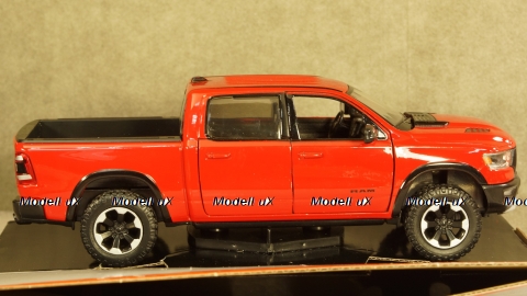 Dodge Ram 1500 Crew Cab Rebel red, 79358, MotorMax 1:24