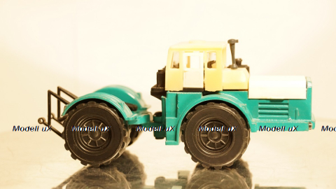 К 700 Кировец, голубой 