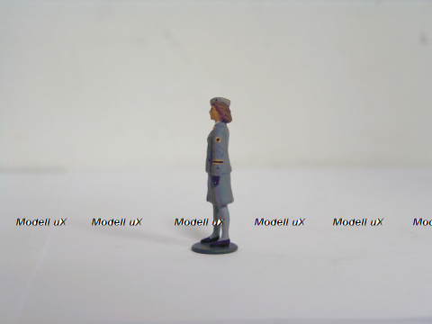 Фигурка Немка с сумочкой