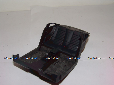 Ford Mustang GT, Пол с задними сидениями