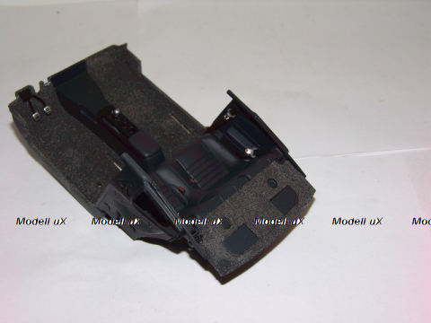 Ford Mustang GT, Пол с задними сидениями