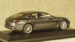 Porsche Panamera Turbo (2. Gen.) 2016 dark grey, Herpa 1:43
