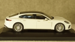 Porsche Panamera Turbo S E-Hybrid Executive G2 white, Herpa 1:43