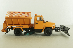 КО-829А(4333) 1986, пескоразбрасыватель с отвалом на шасси Зил-4333, 103368, Автоистория 1:43