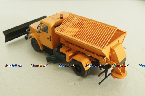 КО-829А(4333) 1986, пескоразбрасыватель с отвалом на шасси Зил-4333, 103368, Автоистория 1:43