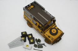 Land Rover Defender 110 Rally Camel Trophy 1993 Dirty Version, ALM810309, Almost Real 1:18