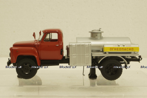 Газ-52 МЗ-3607 Автомобиль-заправщик, Автопром 50 лет 1974 г, 105229, РЕПЛИКА DiP Models 1:43