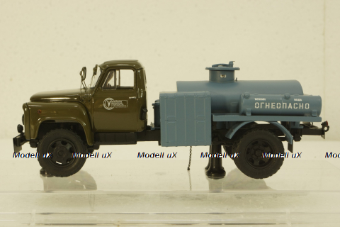 Газ-52 МЗ-3607 Автомобиль-заправщик г. Великие Луки, Агропромстрой 1979 г.,105227, РЕПЛИКА DiP Models 1:43