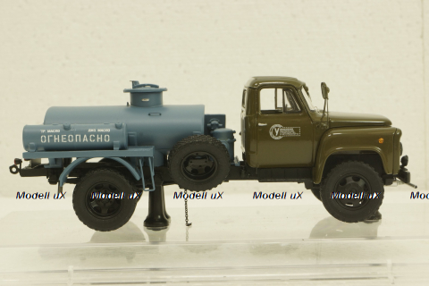 Газ-52 МЗ-3607 Автомобиль-заправщик г. Великие Луки, Агропромстрой 1979 г.,105227, РЕПЛИКА DiP Models 1:43