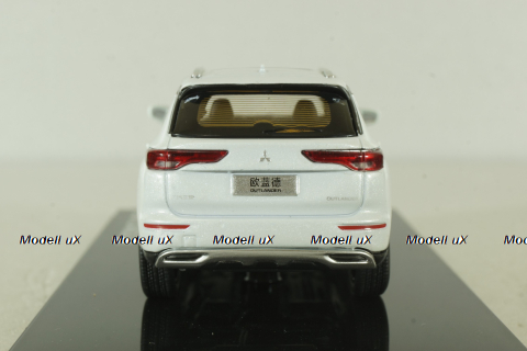 Mitsubishi Outlander 2022, white, CMD 1:43