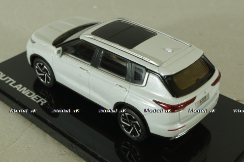Mitsubishi Outlander 2022, white, CMD 1:43