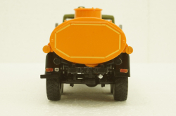 Камаз-4310, АЦ-7 бензовоз хаки/оранжевый, 102859, АвтоИстория 1:43