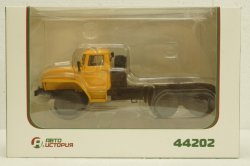 Урал-44202 тягач желтый, АвтоИстория 1:43