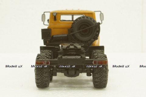 Урал-44202-0311-31 тягач оранжевый, АвтоИстория 1:43