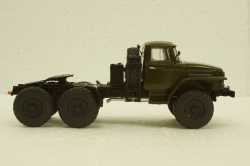 Урал-377С тягач хаки, АвтоИстория 1:43