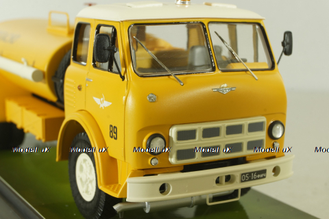 ТЗА-7,5(200) Аэрофлот, топливозаправщик на шасси Маз-500, TruckTyr 1:43