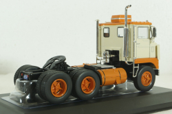 White 7400 1960 beige, TR188 , IXO 1:43 Уценка!