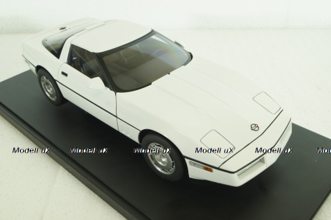 Chevrolet Corvette C4 1986 white, 71243, AutoArt 1:18