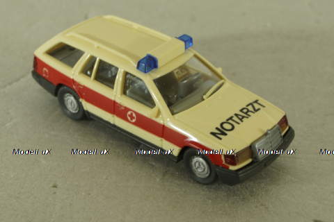 Mercedes  230 TE Ambulance 1985, beige, 07118, Wiking 1:87