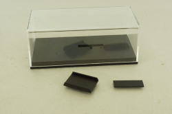 Бокс для моделей 1:64, размеры 12х5,5х4 (д*ш*в) черная подставка