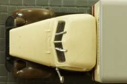 КИ-51 фургон Фото, на шасси Газ-51  коричневый/бежевый, АА162, Direkt Collections 1:72