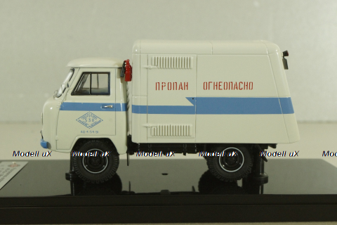 Уаз-450Д, РА-10,  машина для разогрева асфальта, 1965г., 145006, DiP Models 1:43