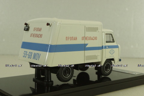 Уаз-450Д, РА-10,  машина для разогрева асфальта, 1965г., 145006, DiP Models 1:43