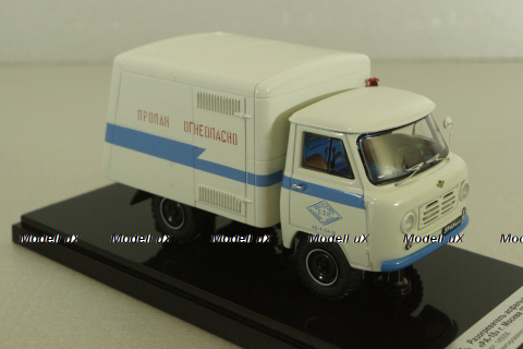 Уаз-450Д, РА-10,  машина для разогрева асфальта, 1965г., 145006, DiP Models 1:43