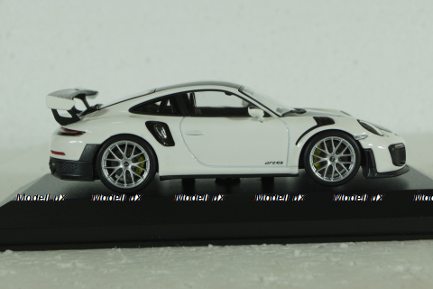 Porsche 911 (991 II) GT2 RS Weissach Package white with silver rims, 413067278, Minichamps 1:43