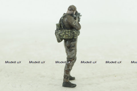 Фигурка Солдат СБУ с поднятой винтовкой, Vilen Model 1:43