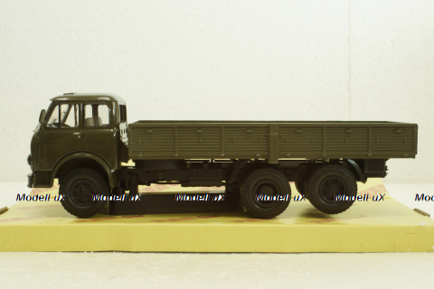 Маз-516,1969г, хакі, борт 3-мостовий, Н292, Наш Автопром 1:43